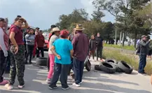 Bloqueo en autopista Toluca-Palmillas termina en ataque armado en el Edomex