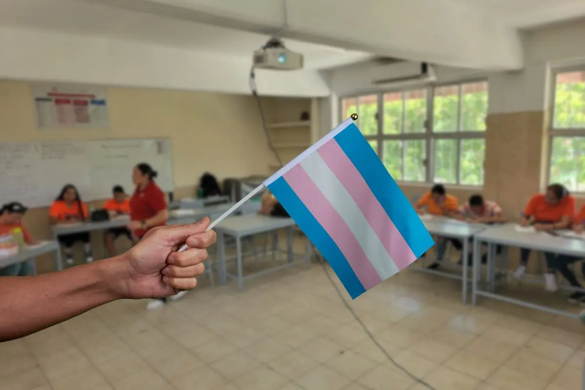 l caso llegó a la Fiscalía y a la Comisión Estatal de Derechos Humanos tras la negativa de la escuela. Foto: Facebook / Secundaria Técnica 94 | Foto: Biblioteca Canva