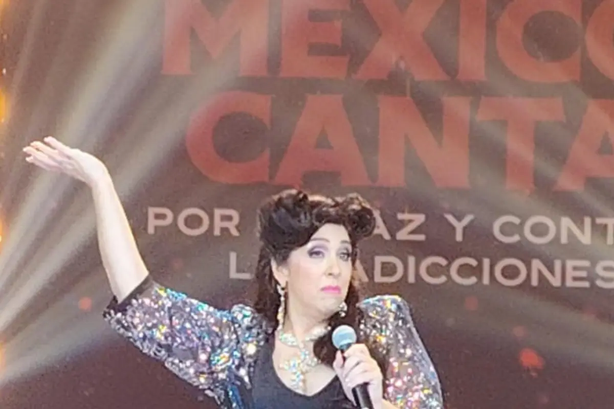 Regina Orozco y La Sonora Santanera fueron los encargados de engalanar con su voz y talento (FOTO:LUIS ORTEGA/ POSTA ENTRETENIMIENTO)
