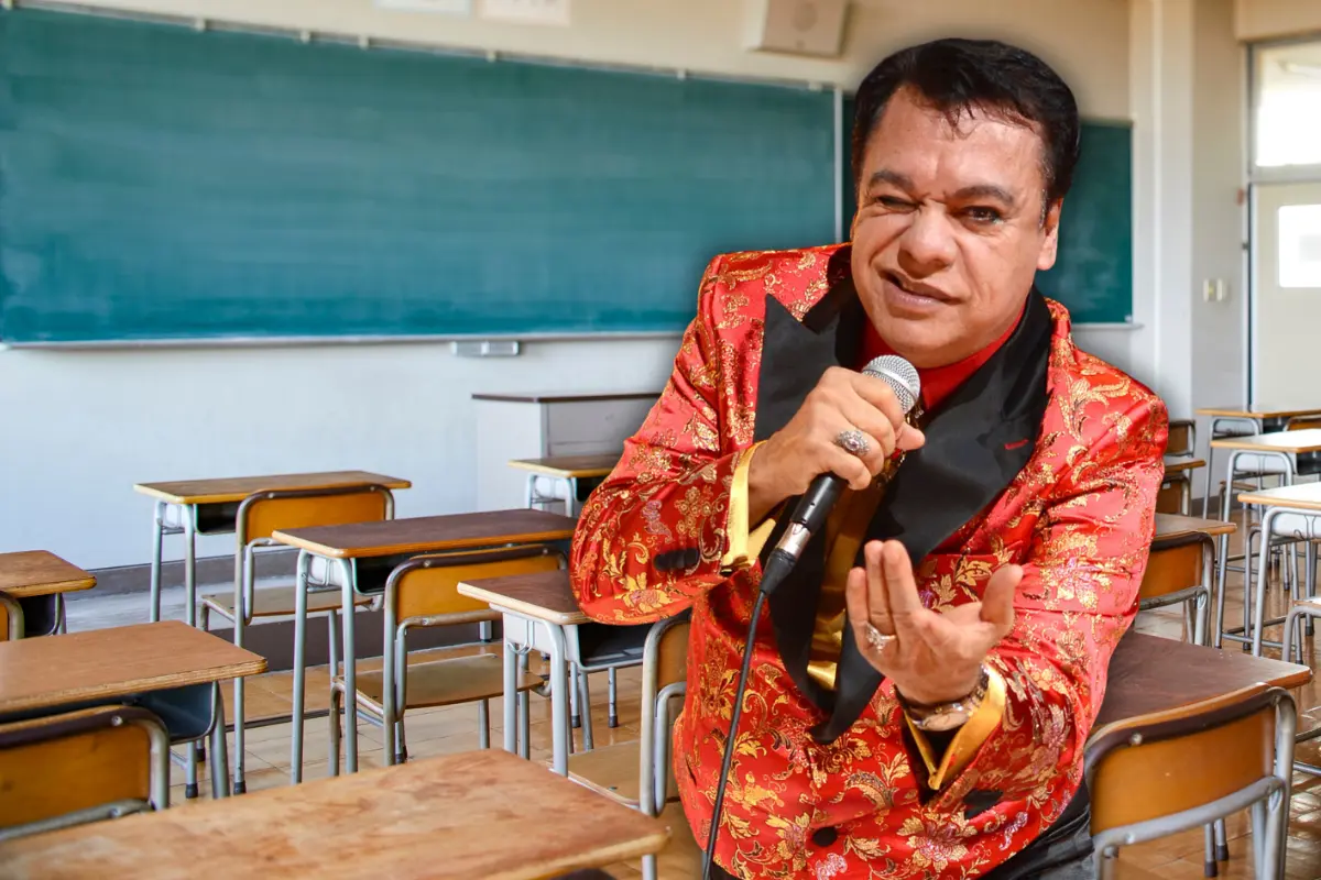 Juan Gabriel: el grado de estudios del “Divo de Juárez” (Foto: FB, Juan Gabriel / Canva)