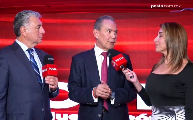 Héctor Gutiérrez de la Garza reconoce lucha y labor de Andrés Mijes
Héctor Gutiérrez de la Garza reconoce lucha y labor de Andrés Mijes