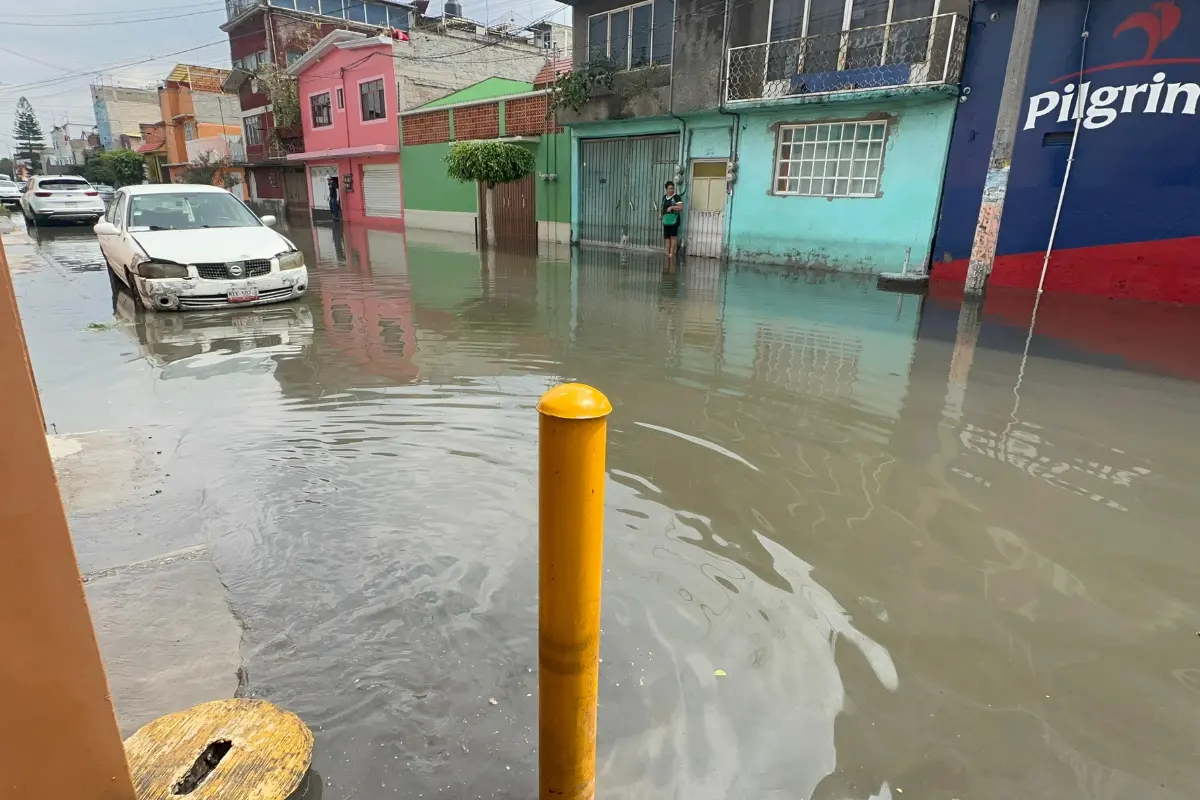 Inundaciones en calles de Nezahualcóyotl. Foto: Galeria Inundaciones