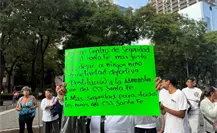 Manifestantes bloquean Paseo de la Reforma por denuncias de corrupción en el IMSS