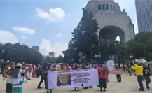 Parteras tradicionales marchan en CDMX contra Norma de la Secretaría de Salud que limita su trabajo