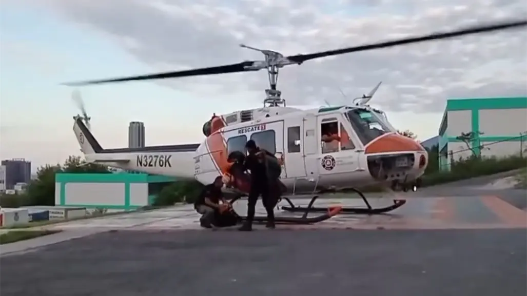 Rescatan a dos personas en la cumbre del Cerro Topo Chico en Monterrey