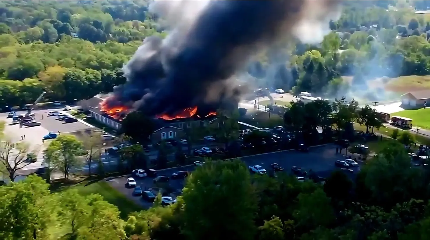 Tiroteo e incendio en iglesia mormona de Michigan deja al menos dos muertos y ocho heridos. Foto: X (@PONCENOTICIAS)