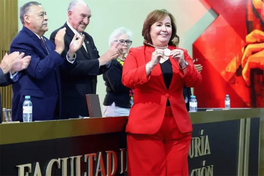 Adriana Garza Elizondo toma protesta como nueva directora de FACPYA