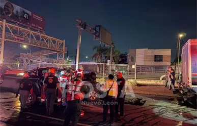 VIDEO | Choque entre camión cervecero y camioneta deja tres lesionados en Monterrey