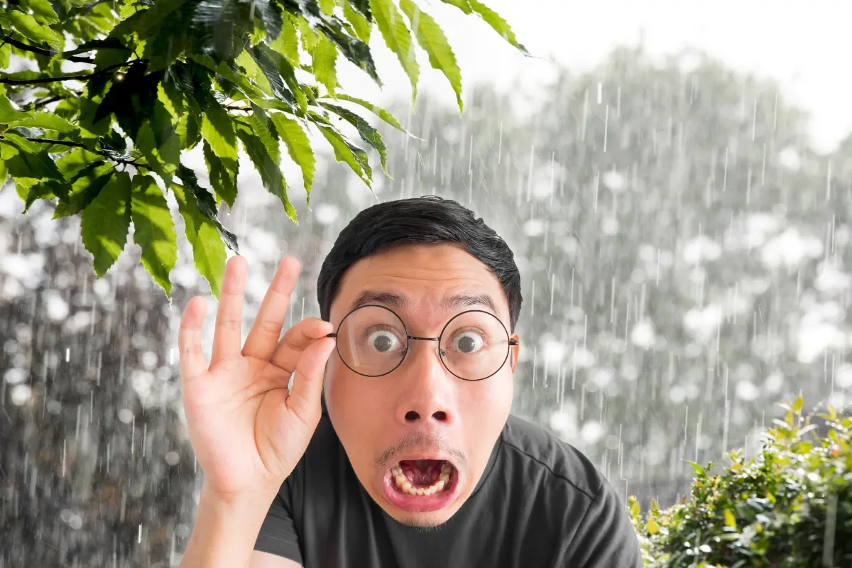 Un hombre y lluvia. Foto: Canva