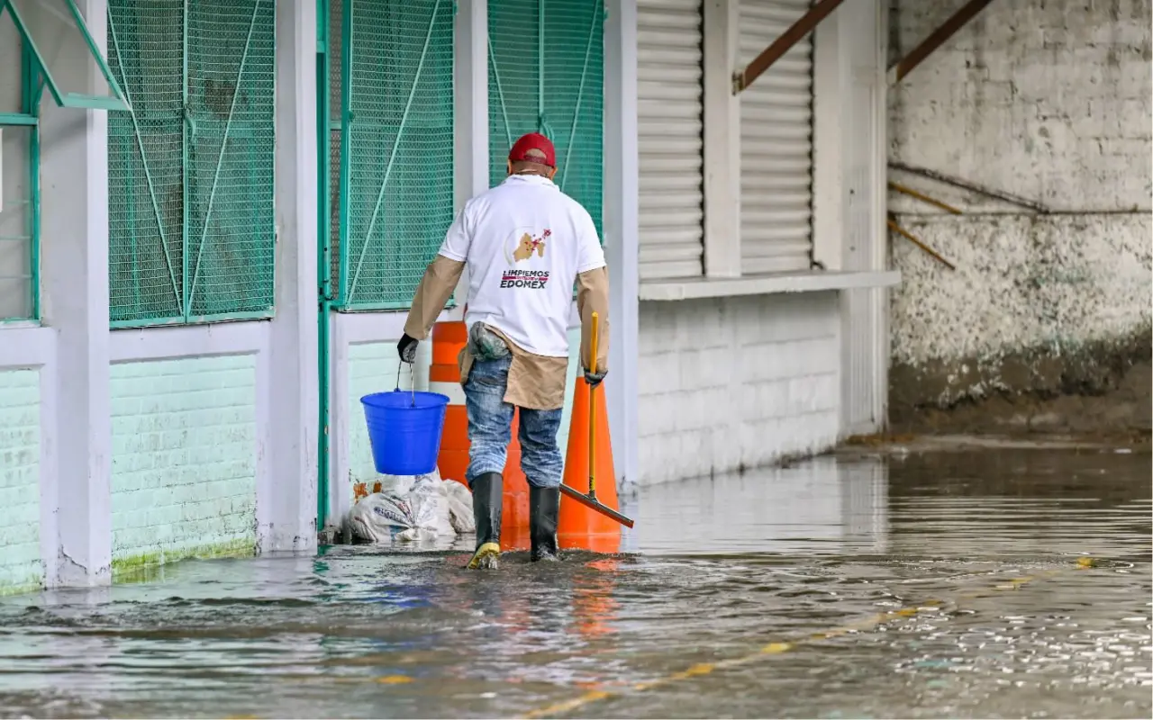 Inundaciones en Nezahualcóyotl. Foto: Iván Macías