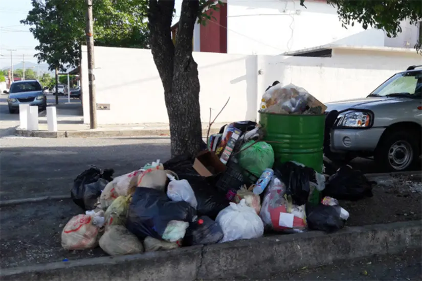 Una de las principales críticas a la administración del alcalde Lalo Gattás son las deficiencias en el servicio de recolección de basura en la ciudad. Foto: Carlos García