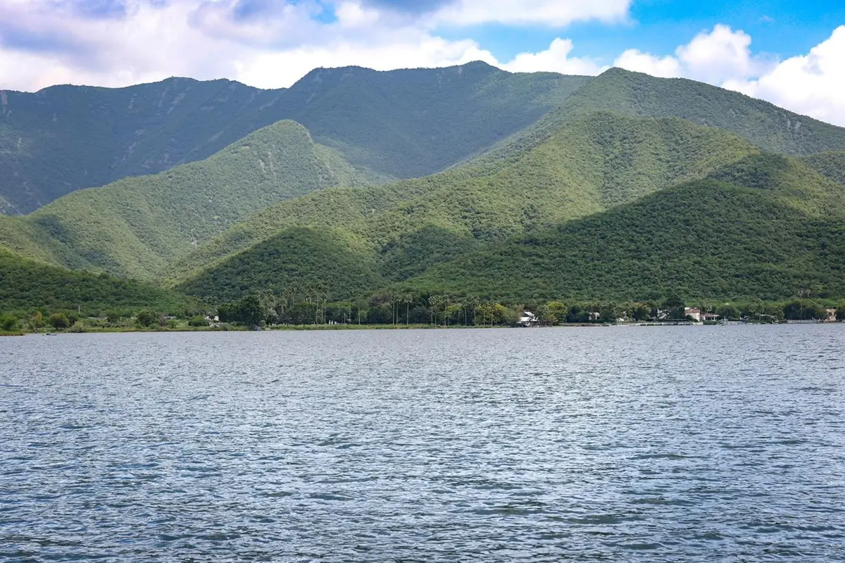 La presa La Boca, del municipio de Santiago, registra un nivel del 107.42 %, de acuerdo con la Comisión Nacional del Agua (CONAGUA). Foto: Facebook David de la Peña