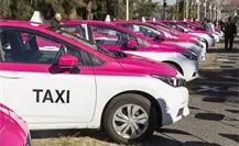 VIDEO | Extranjeros denuncian taxi en CDMX que quiso cobrar 780 pesos por un viaje de 48 pesos