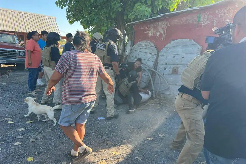 Cuatro lesionados, cinco detenidos y escenas de violencia fueron el saldo de un desalojo de colonos en Reynosa. Foto: Ramón Sánchez