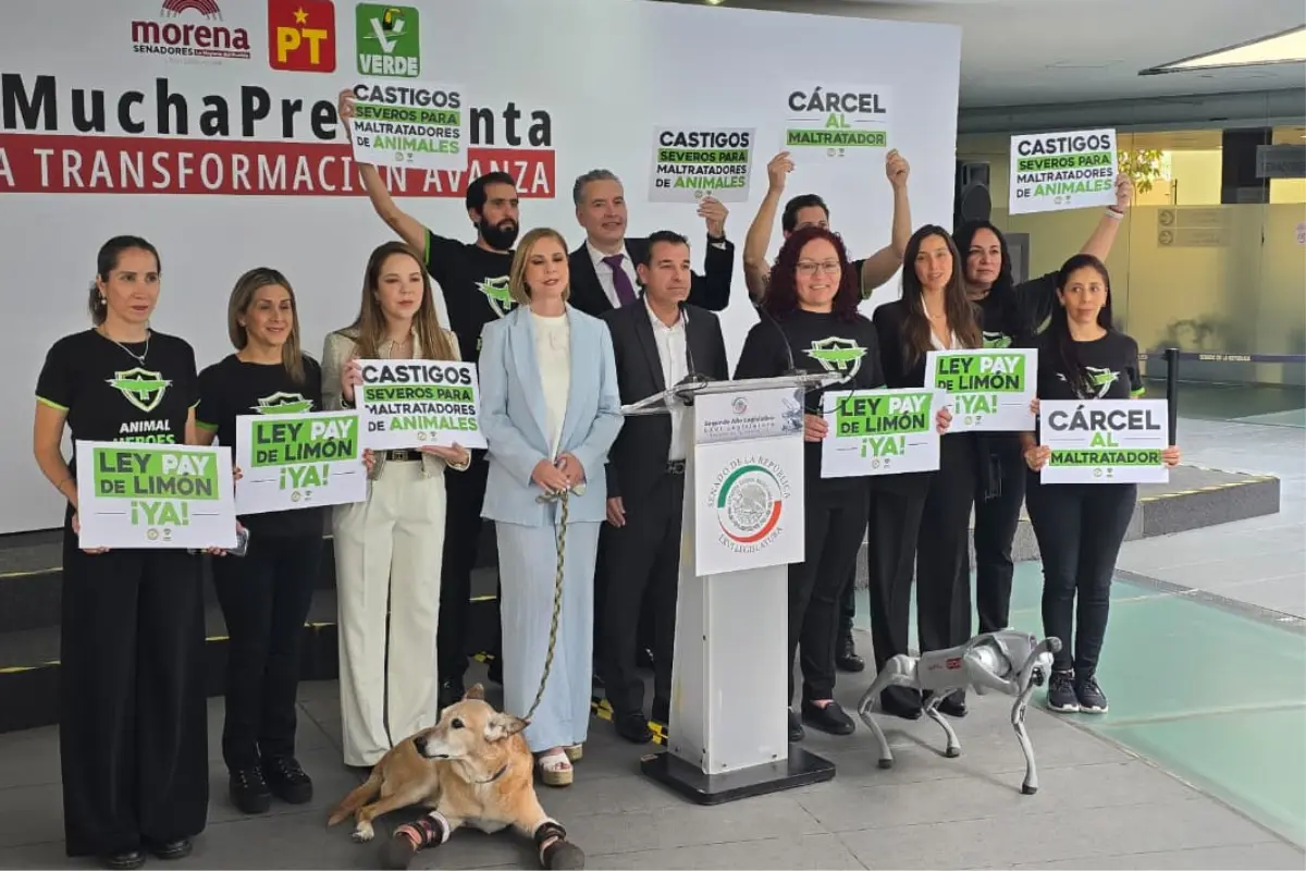 Día Mundial de los Animales: Senador Waldo Fernández. Foto: Mario Flores