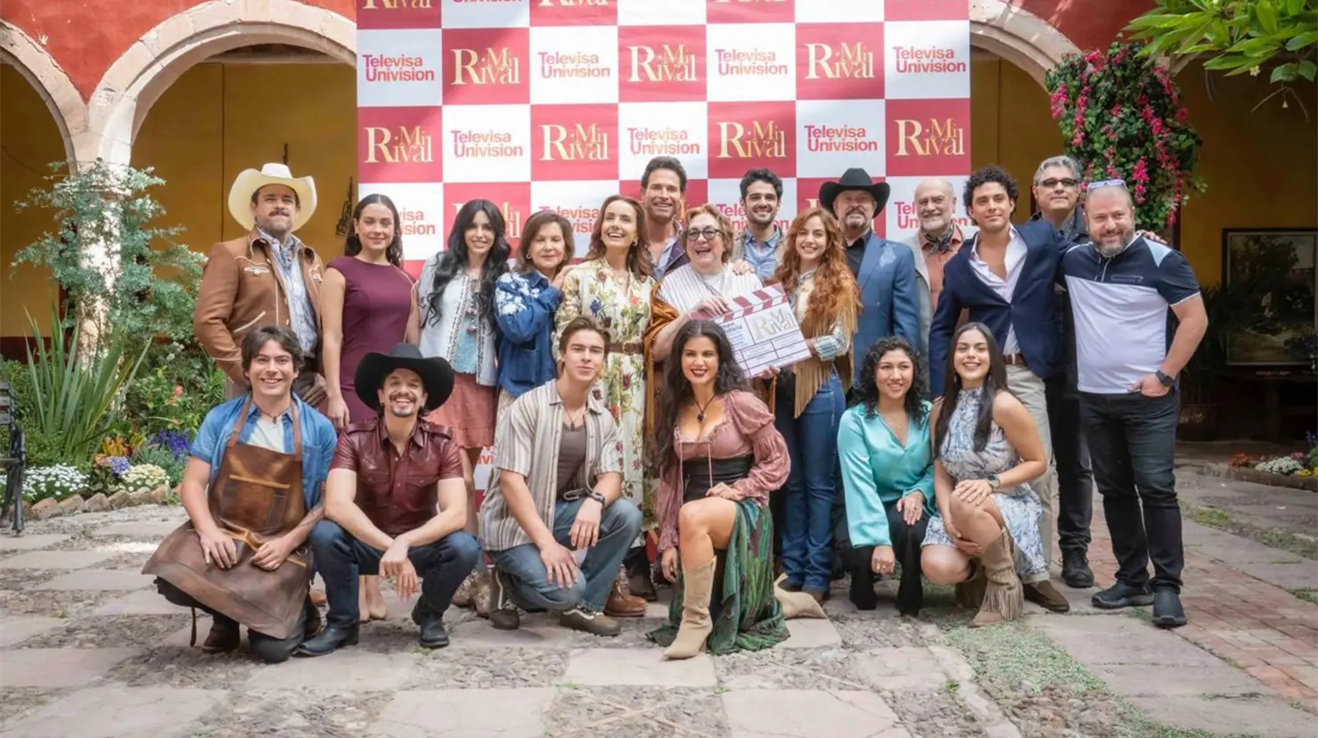 Con Alejandra Barros, Sebastián Rulli y Ela Velden como protagonistas, la producción de Carmen Armendáriz inició grabaciones de Mi Rival. Foto: Televisa