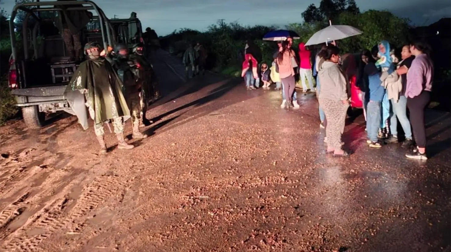 El cuerpo de un menor fue encontrado en Nayarit tras saltar a un río en el municipio del Mezquital. Foto: CEPC.