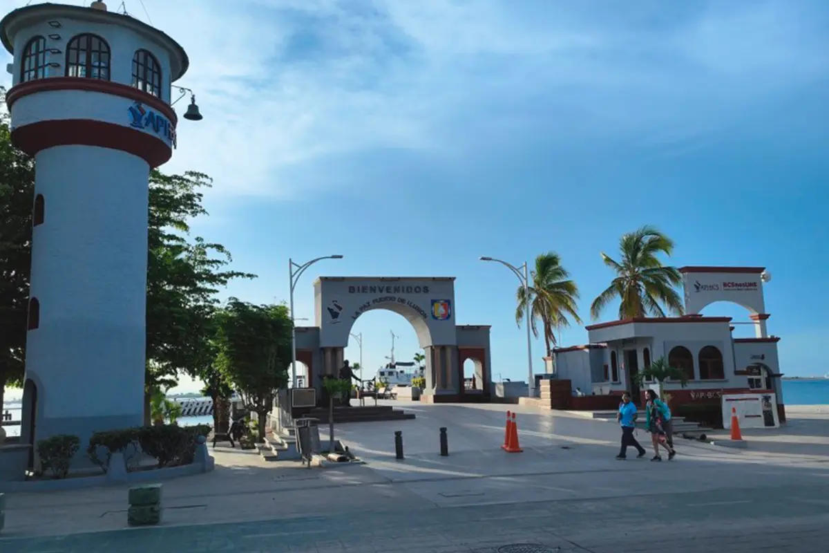 Este rincón del Malecón de La Paz es testigo de la gran actividad marítima en el pasado, y sigue vigente. Foto: Turismo La Paz.