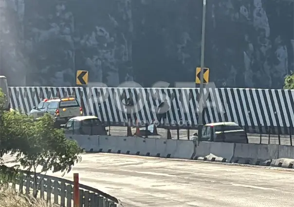 Hombre se lanza a camión y muere en la autopista Saltillo-Monterrey