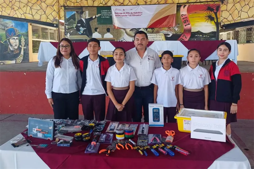 Los kits fueron entregados en 20 escuelas del estado | Foto: SET