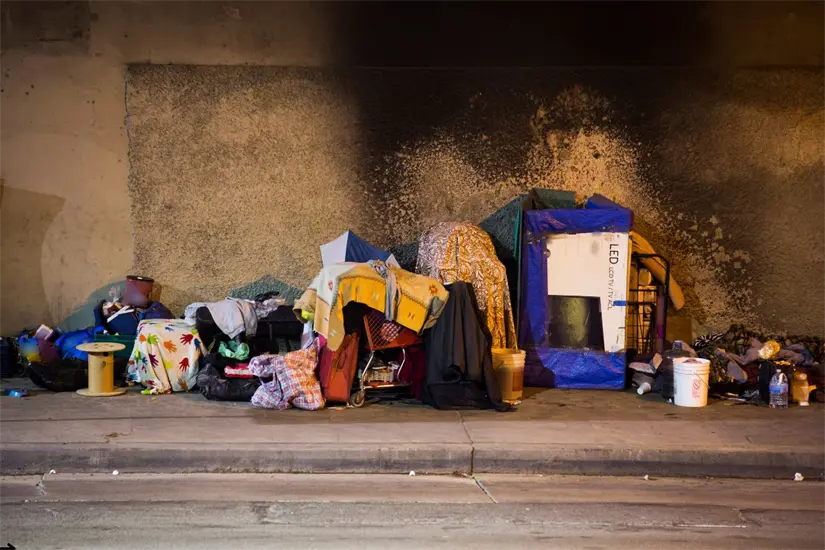 La propuesta legal busca ofrecer apoyo integral a la población más vulnerable. Foto: Biblioteca Canva
