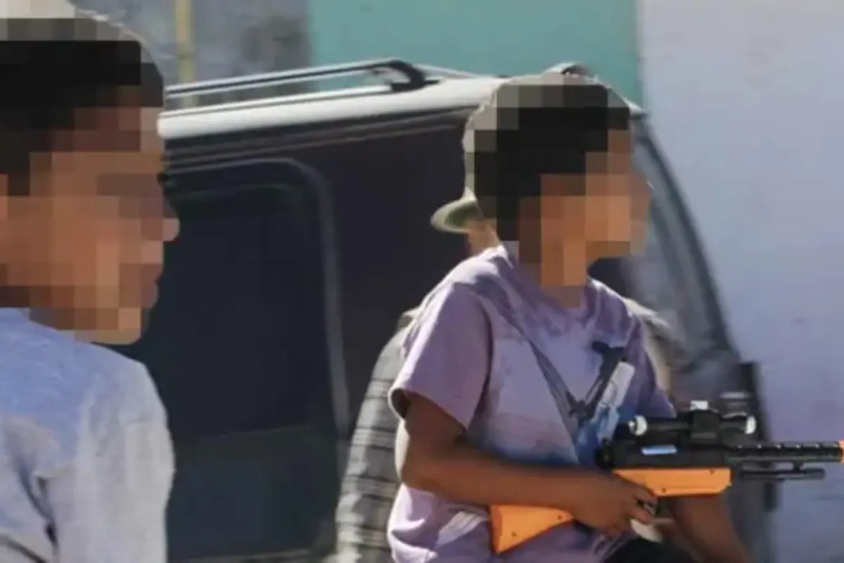 Menores utilizando armas de fuego Foto: Tejiendo Redes Infancia