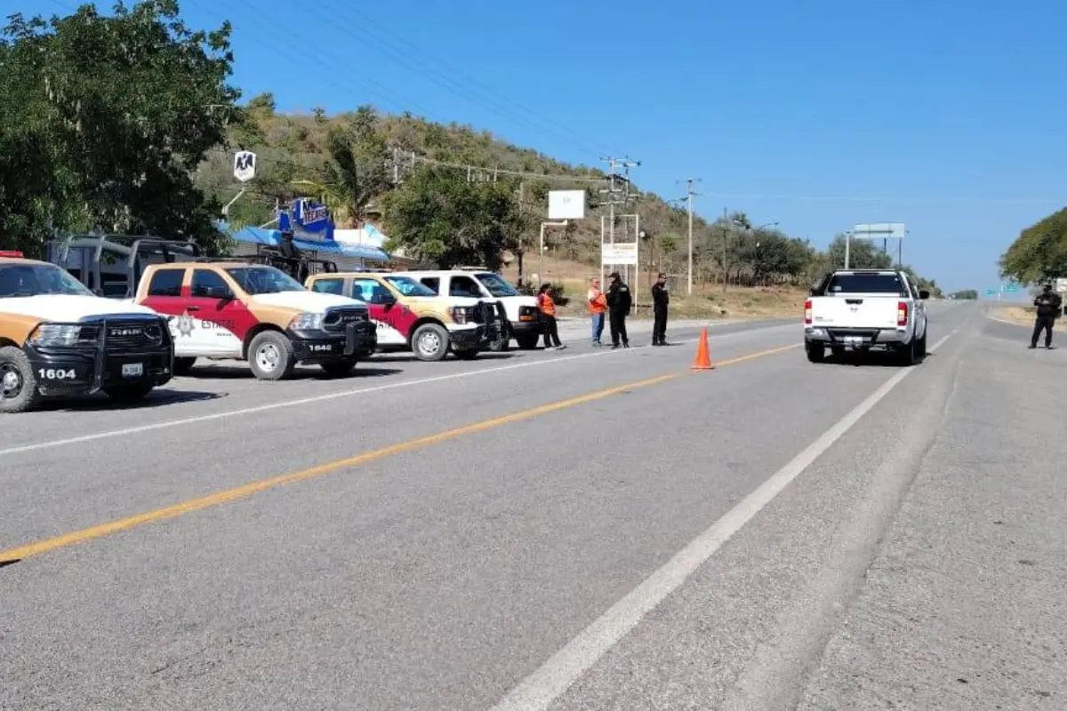 Willy Zúñiga Castillo, vocero de Seguridad Pública del Estado, confirmó que la Guardia Estatal aseguró dos vehículos y armamento en un operativo en la zona de Padilla. Foto: SSP