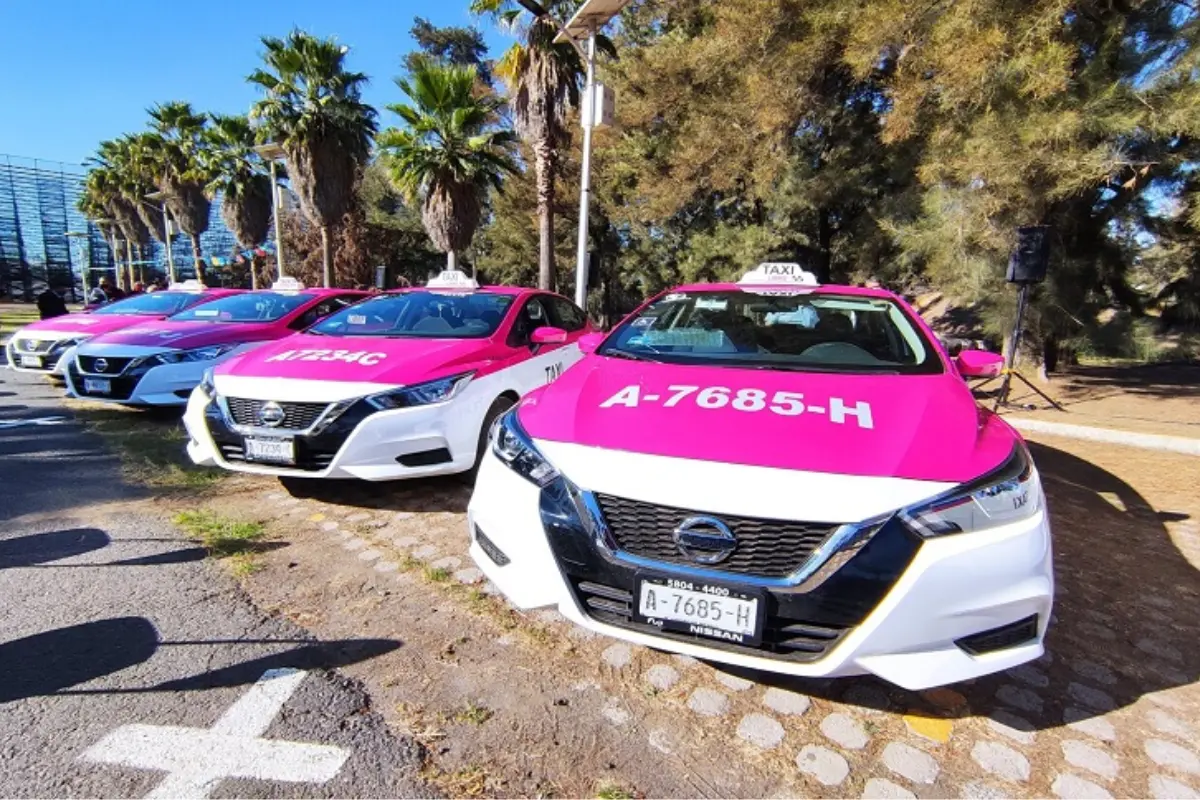 Taxis de CDMX. Foto: mobilityportal | Canva