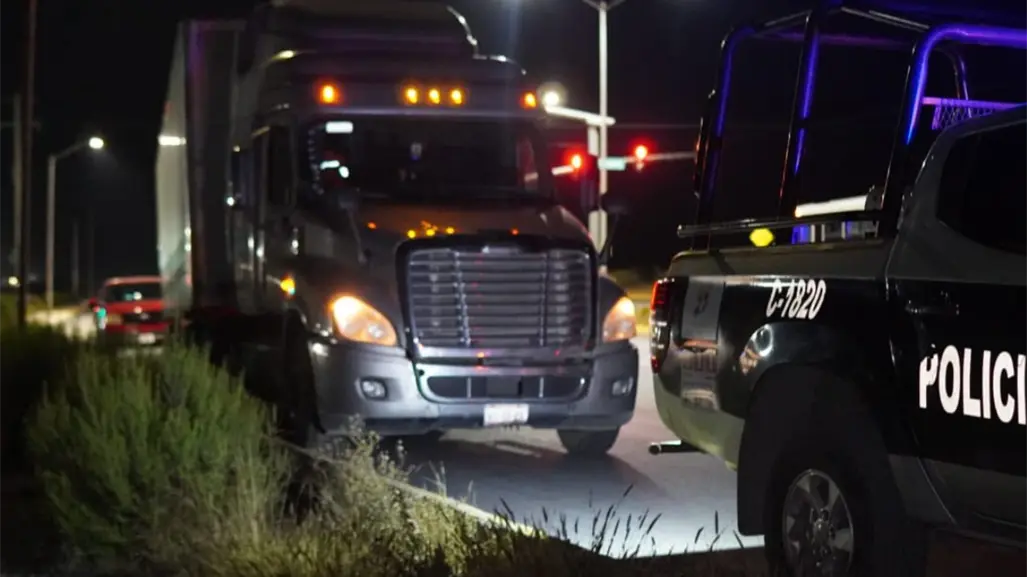 Fallece hombre atropellado por tráiler en Saltillo; responsable lo deja a su suerte