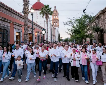 Mes rosa inicia con una caminata que reunió a 7 mil personas en Durango