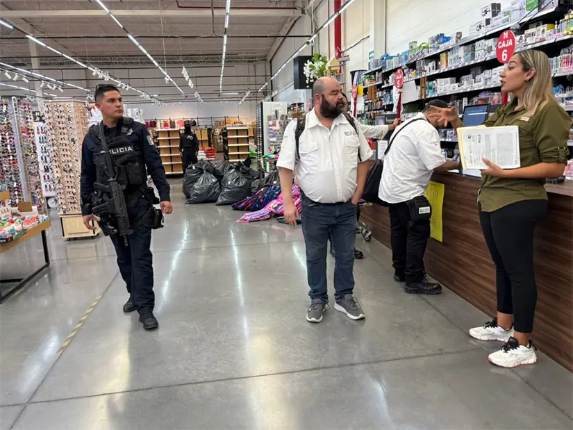 El personal revisó principalmente la documentación de origen de los productos, mismos que en su mayoría provenían del continente Asiático./Foto: Cortesía