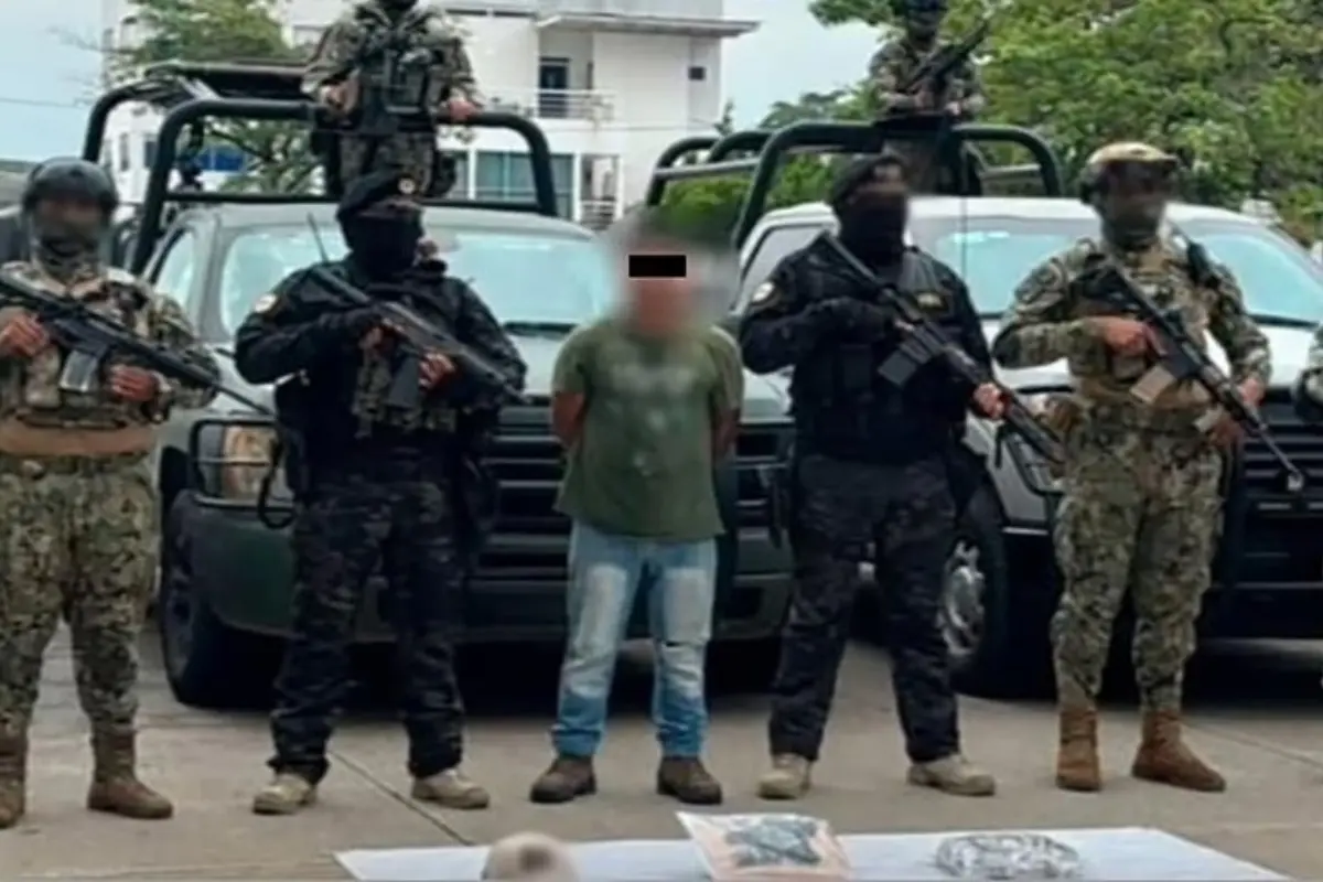 Alejandro N, El Chuacheneger, resguardado por elementos policiacos Foto: SSPC