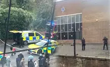 Atropello y apuñalamiento en sinagoga en Mánchester deja al menos 2 muertos y 3 heridos