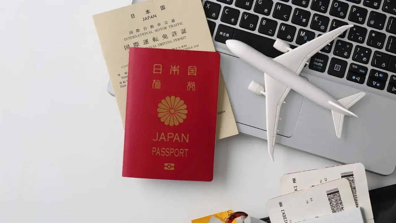 Fiscalía del Edomex busca responsable de defraudar por 360 mil pesos a joven que iría a Japón. Foto: Canva