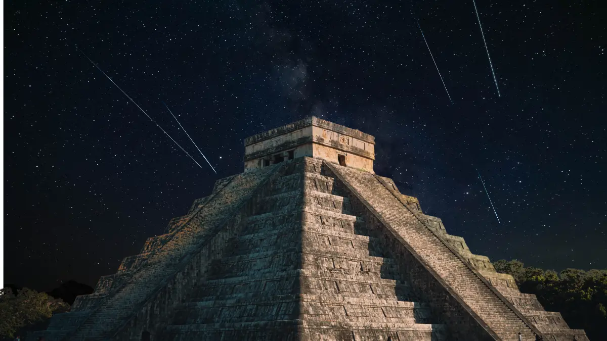 En octubre se podrán ver dos lluvias de estrellas en el cielo yucateco Foto: Canva/Alexis Lara