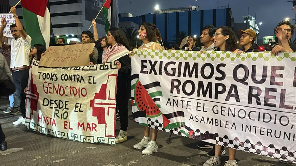 Manifestantes propalestinos vandalizan accesos de la SRE en CDMX y bloquean Avenida Juárez