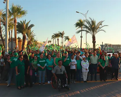 Quinta Marcha por la Inclusión llena de color el Malecón de La Paz | Galería