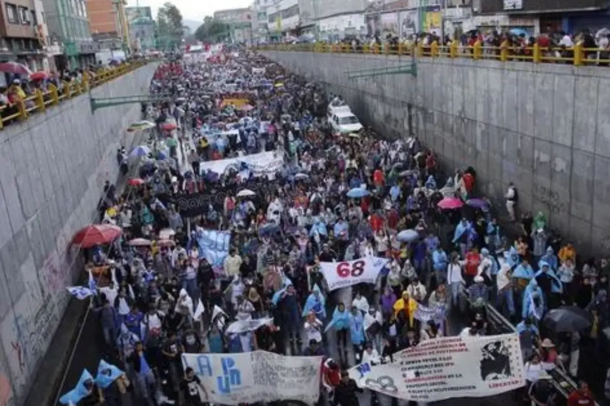 Marcha por conmemoración del 2 de octubre de 1968. Foto: Especial | Canva