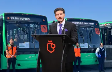 Samuel García entrega camiones a la Ruta 214 y anuncia ampliación del Metro a Juárez