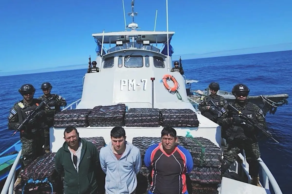 Narcotraficantes detenidos Foto: X(Twitter) @nayibbukele