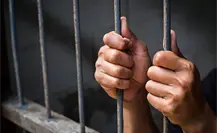 Policía de Salinas Victoria es procesado por presunta evasión de un detenido