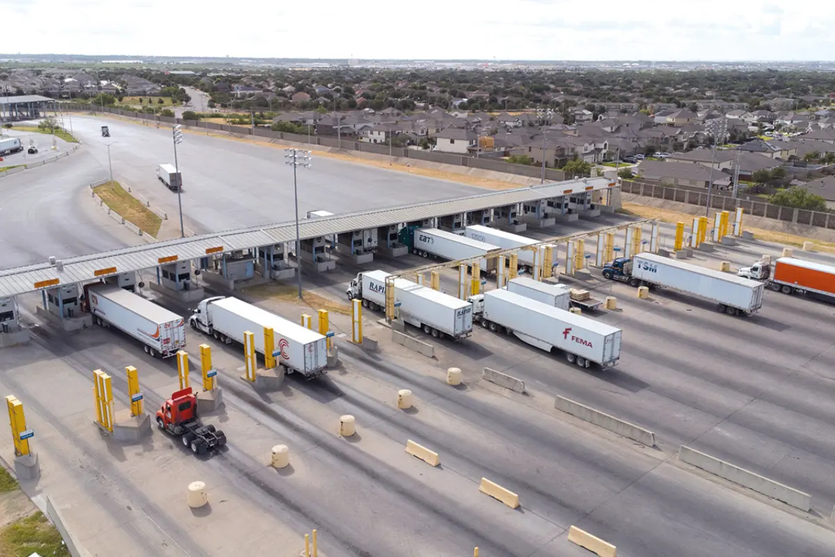 A pesar de ello, destacaron que las mercancías que sí transitan generan un pago mayor de impuestos. Foto: Puente Internacionales de México