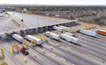 Baja el cruce de tráileres de Nuevo Laredo a EU por este motivo