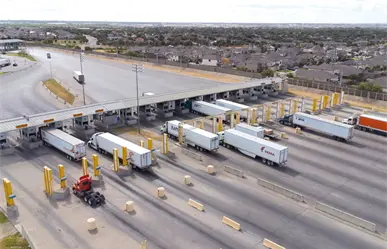Baja el cruce de tráileres de Nuevo Laredo a EU por este motivo