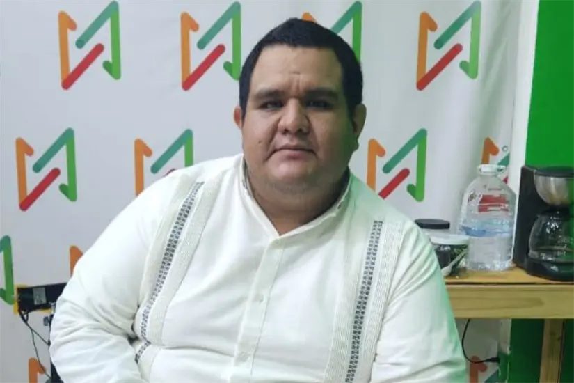 Roberto Alejandro Ramírez Padilla, asesor jurídico de las personas afectadas tras el derrumbe de la parroquia de la Santa Cruz. Foto: Axel Hassel