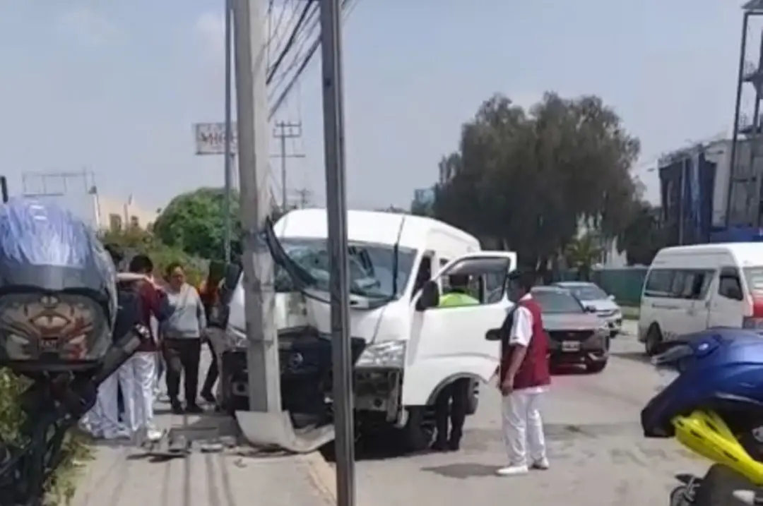 Testigos señalan exceso de velocidad como posible causa del accidente de la unidad escolar. Imagen: Osvaldo Muller