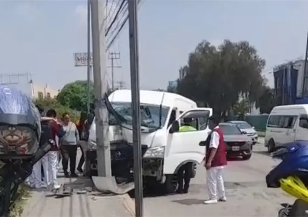 Cinco estudiantes resultan heridos tras choque de transporte escolar en Coacalco