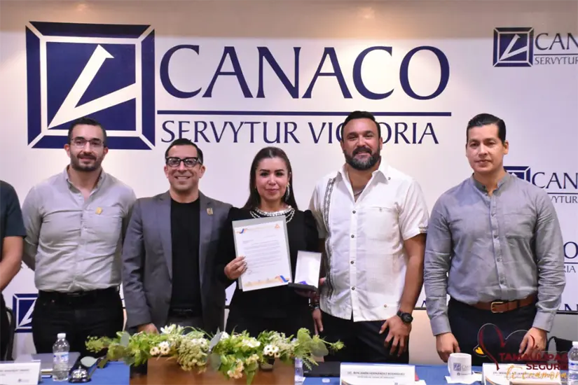 Reunión de trabajo entre empresarios de la CANACO Victoria y autoridades de la Secretaría de Turismo. Foto: Carlos García