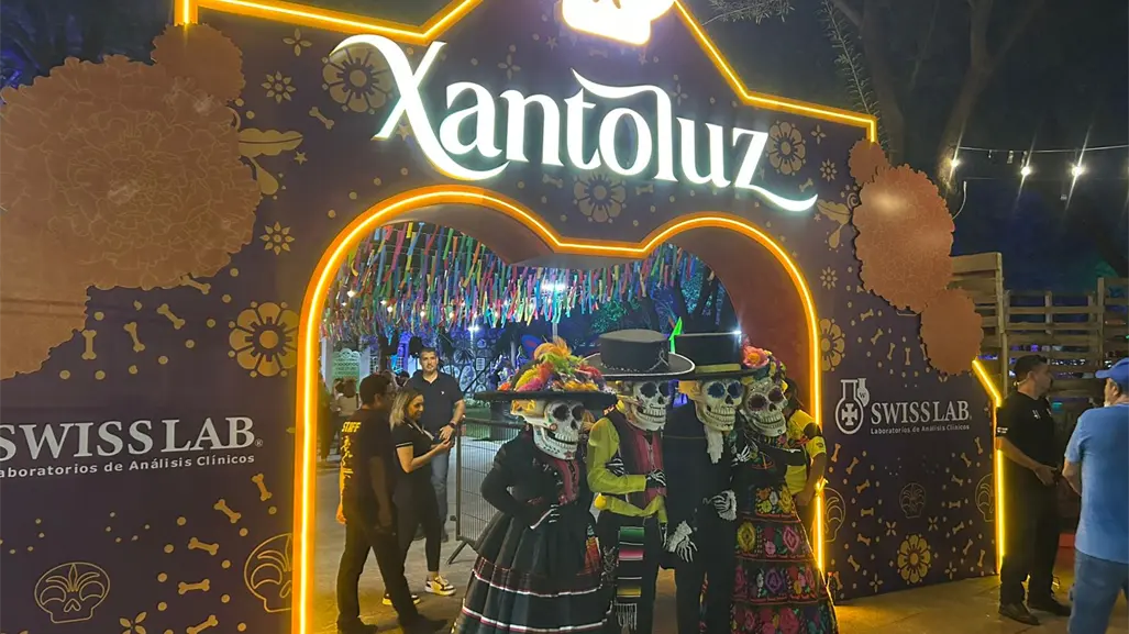Vive la tradición del Día de Muertos en Monterrey: Xantoluz llega al Parque España