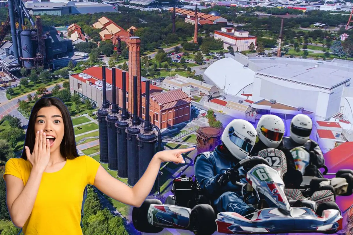 Una mujer apunta con el dedo hacia los pilotos de go-carts, creando una escena cargada velocidad. Foto: Canva